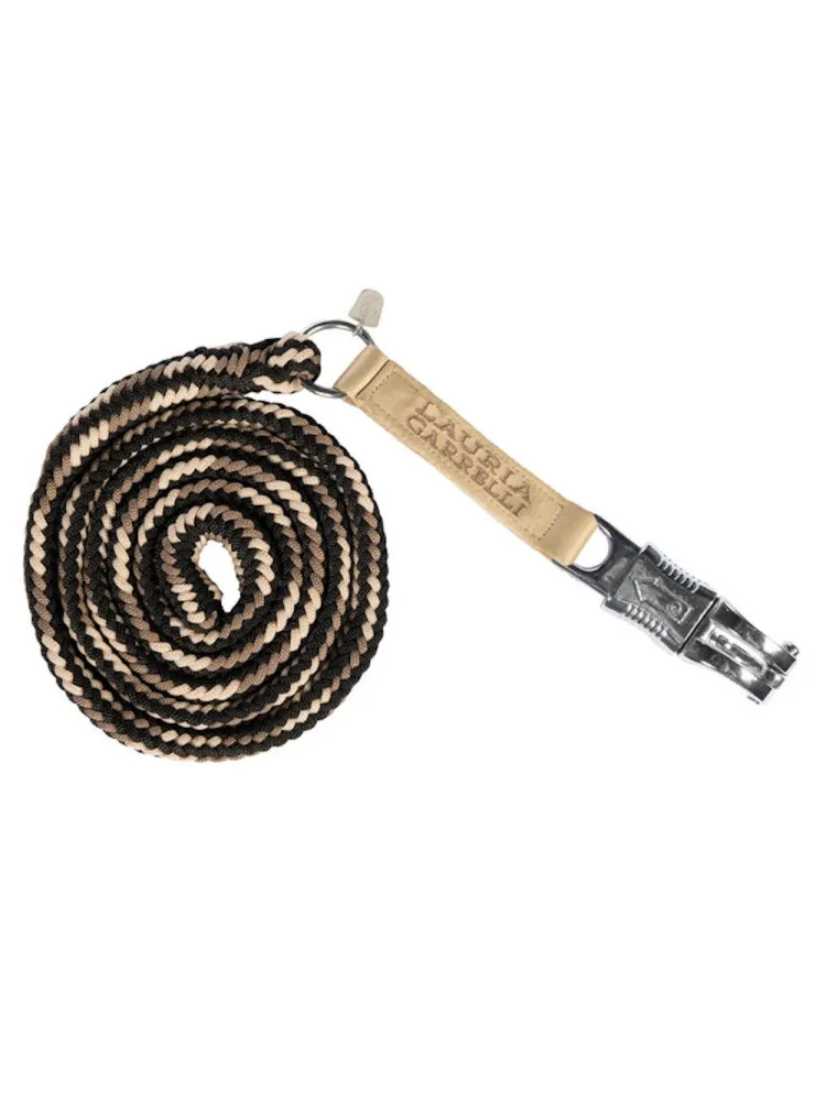 Riimunnaru paniikkilukolla Amalfi Lauria Garrelli