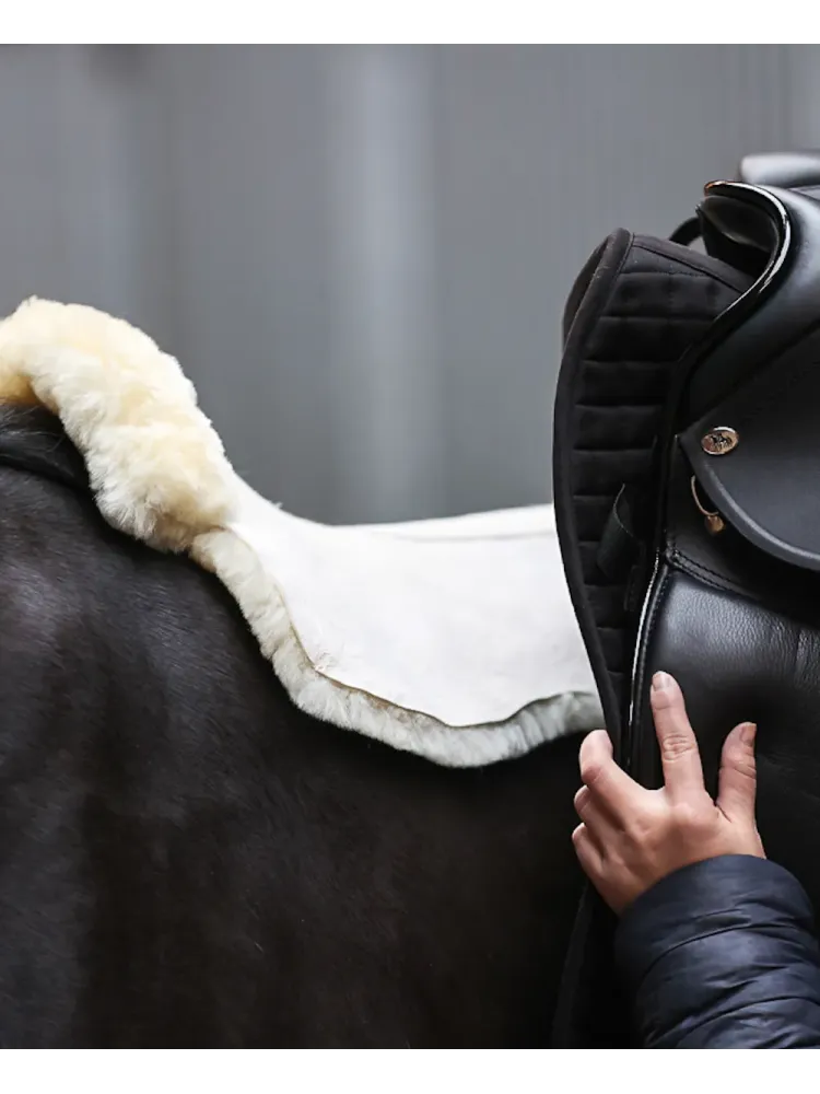 Lampaannahkainen pehmuste Pure Kavalkade