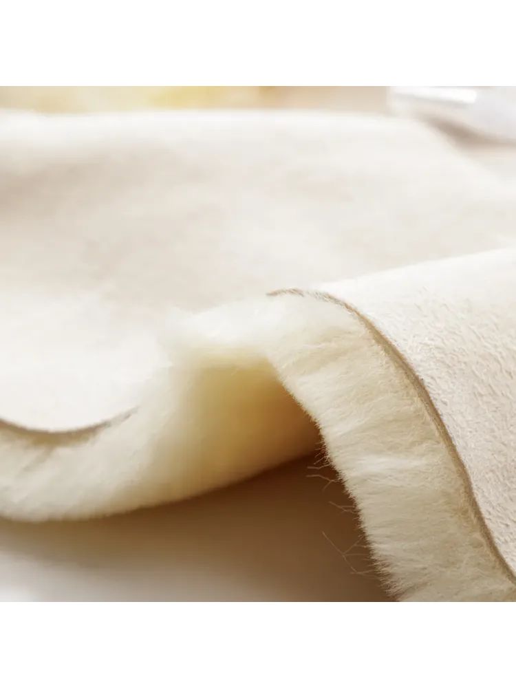 Lampaannahkainen pehmuste Pure Kavalkade